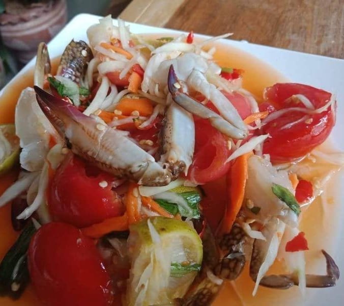 Papaya Salad with Raw Blue Crab ส้มตำปูม้า.