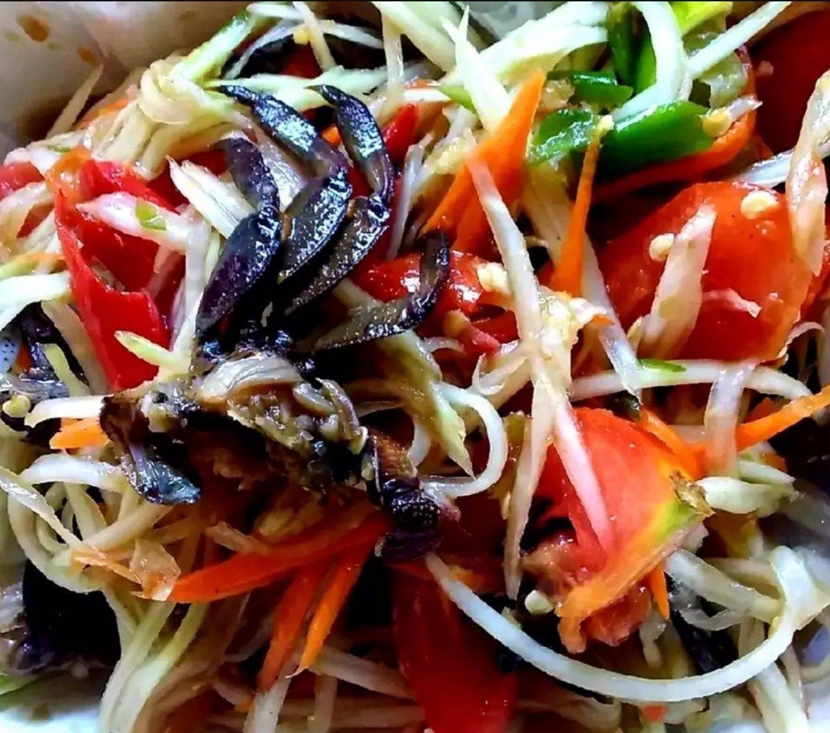 Papaya Salad with Salted Crab ส้มตำปูเค็ม.