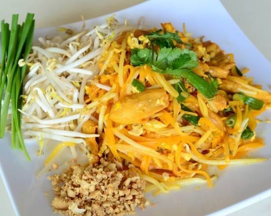 Pad Thai ผัดไทย.