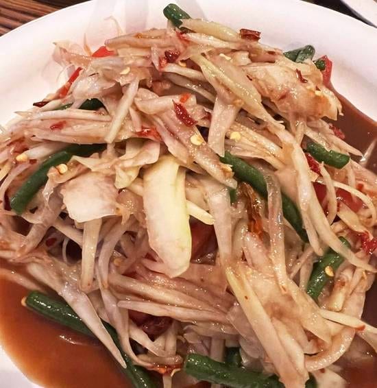 Papaya Salad with Plara ส้มตำปลาร้า.