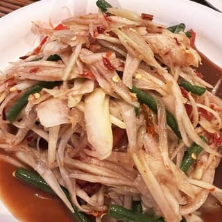 Papaya Salad with Plara ส้มตำปลาร้า