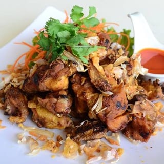 Fried Chicken with Salt and Garlic ไก่บ้านทอดกะเทียม