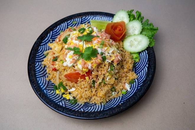 Crab Fried Rice ข้าวผัดปู.