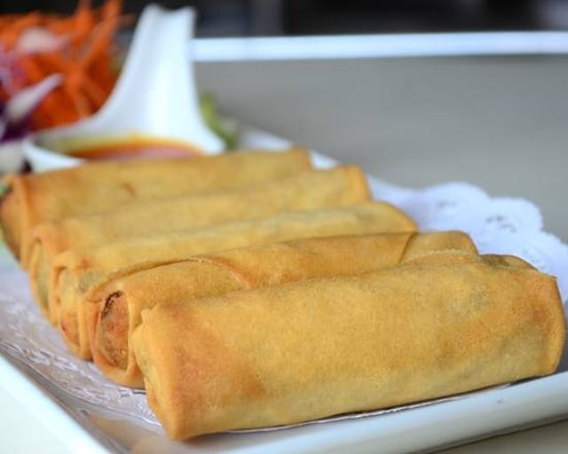 Egg Rolls ปอเปี๊ยะ.