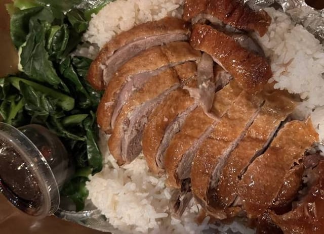 Roasted Duck on Rice ข้าวหน้าเป็ด.