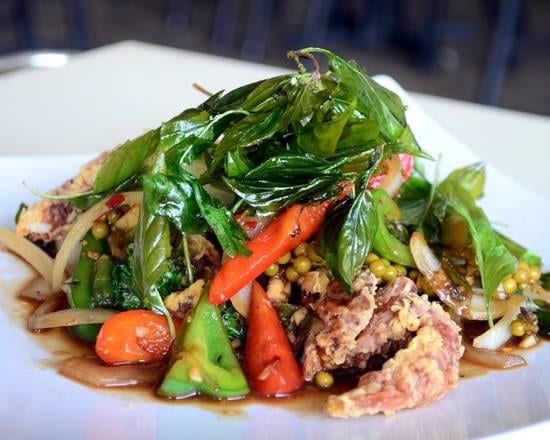 Soft Shell Crab with Crispy Basil ปูนิ่มกะเพรากรอบ.