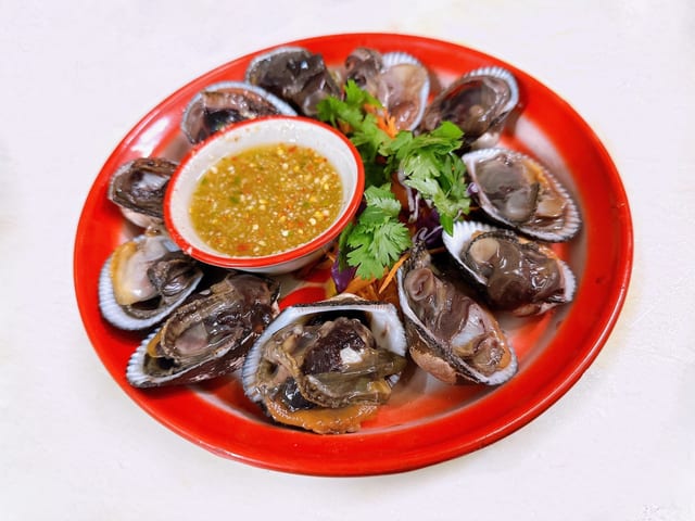 Streamed Clam (หอยลวก).