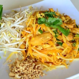 Pad Thai (Lunch) ผัดไทย
